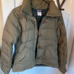 Patagonia toggle down jacket - fatigue green